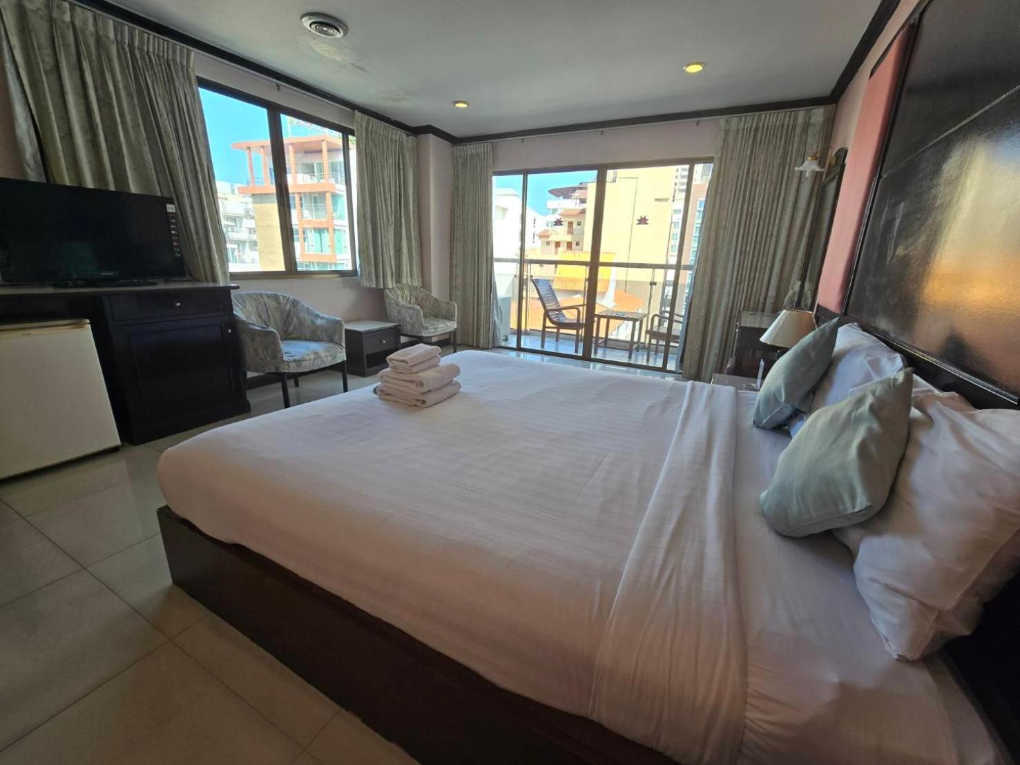 פאטאיה Mike Beach Resort מראה חיצוני תמונה